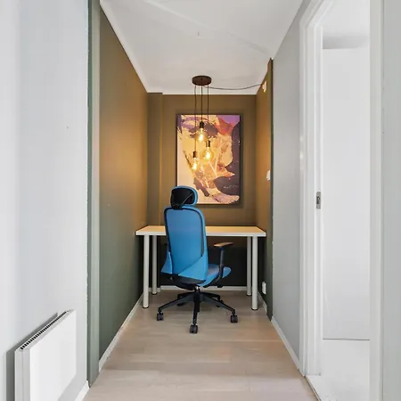 Beautiful Space With Balcony * オスロ