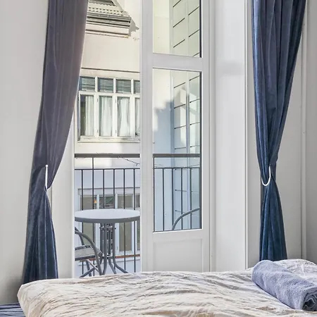 アパート Beautiful Space With Balcony *