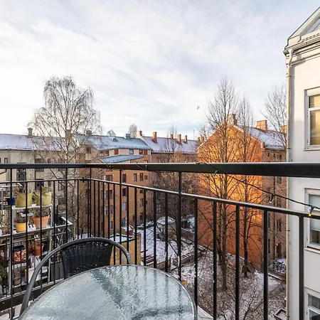 Beautiful Space With Balcony