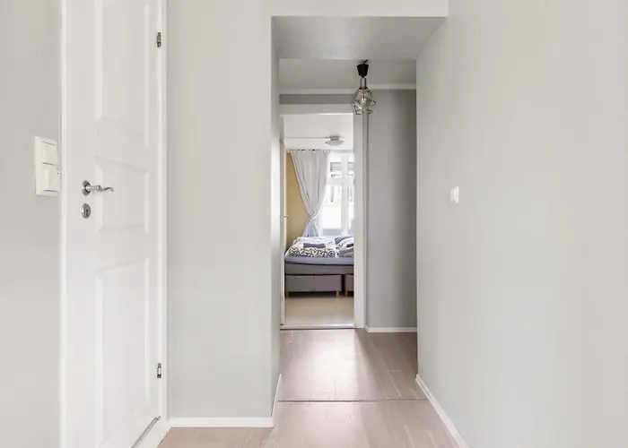 Beautiful Space With Balcony Lägenhet *