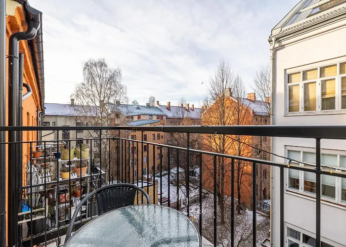 Beautiful Space With Balcony